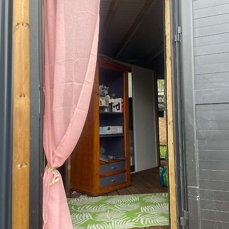 Charmant Chalet Avec Jacuzzi, L'Ile O Vert Saint-Philippe Exterior foto