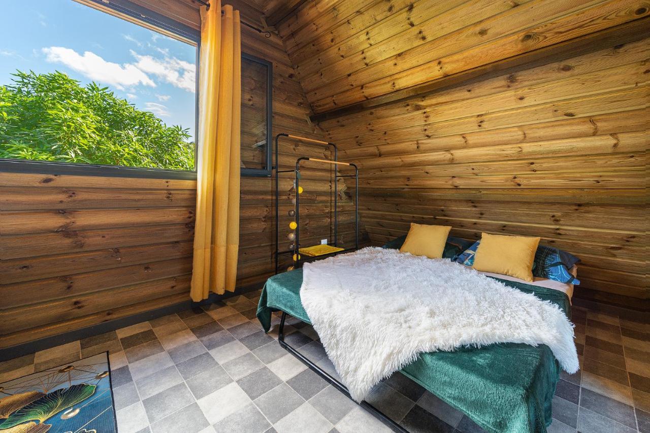 Charmant Chalet Avec Jacuzzi, L'Ile O Vert Saint-Philippe Exterior foto
