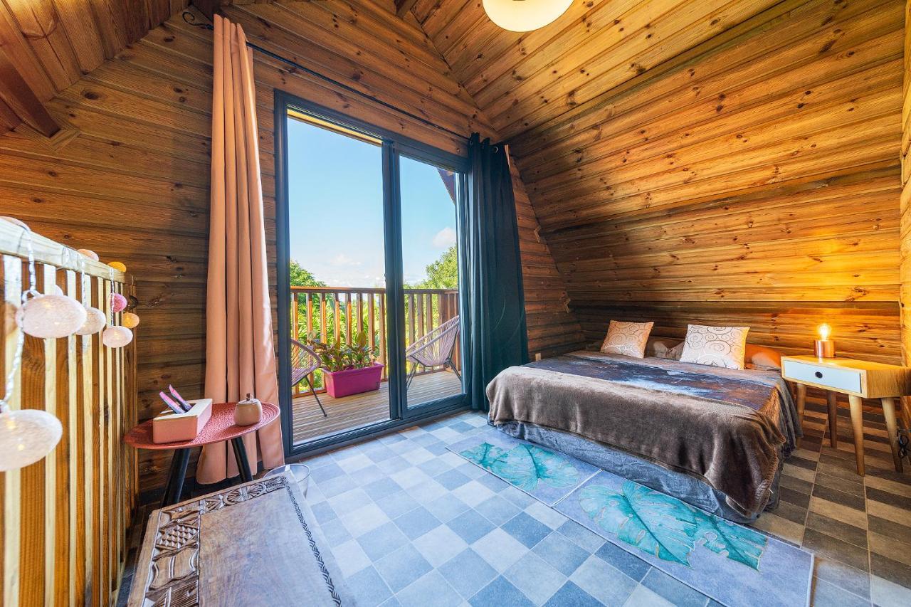 Charmant Chalet Avec Jacuzzi, L'Ile O Vert Saint-Philippe Exterior foto